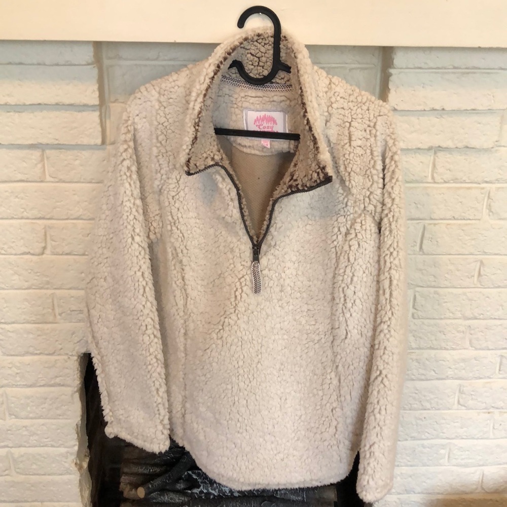 Like new/never worn! COZY SHERPA!